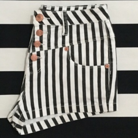 Kendall & Kylie High-rise Striped Jean Shorts - Picture 3 of 4